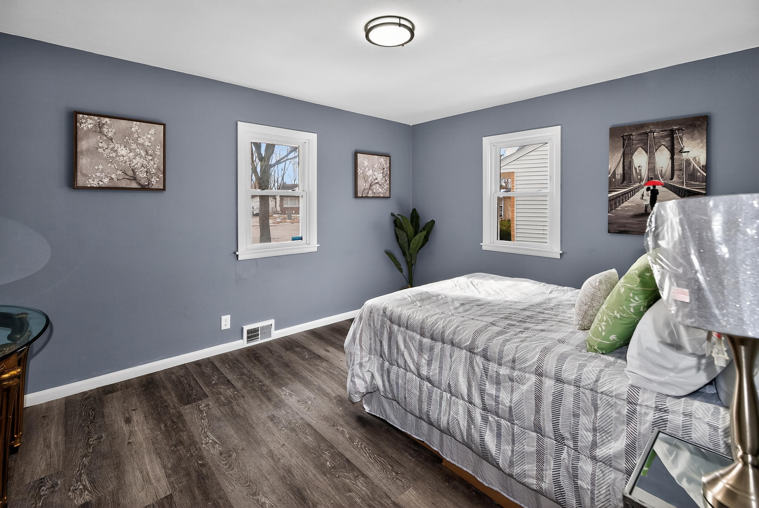 2220 West Neil Place Milwaukee, WI 53209 - Photo 13 of 34 Bedroom