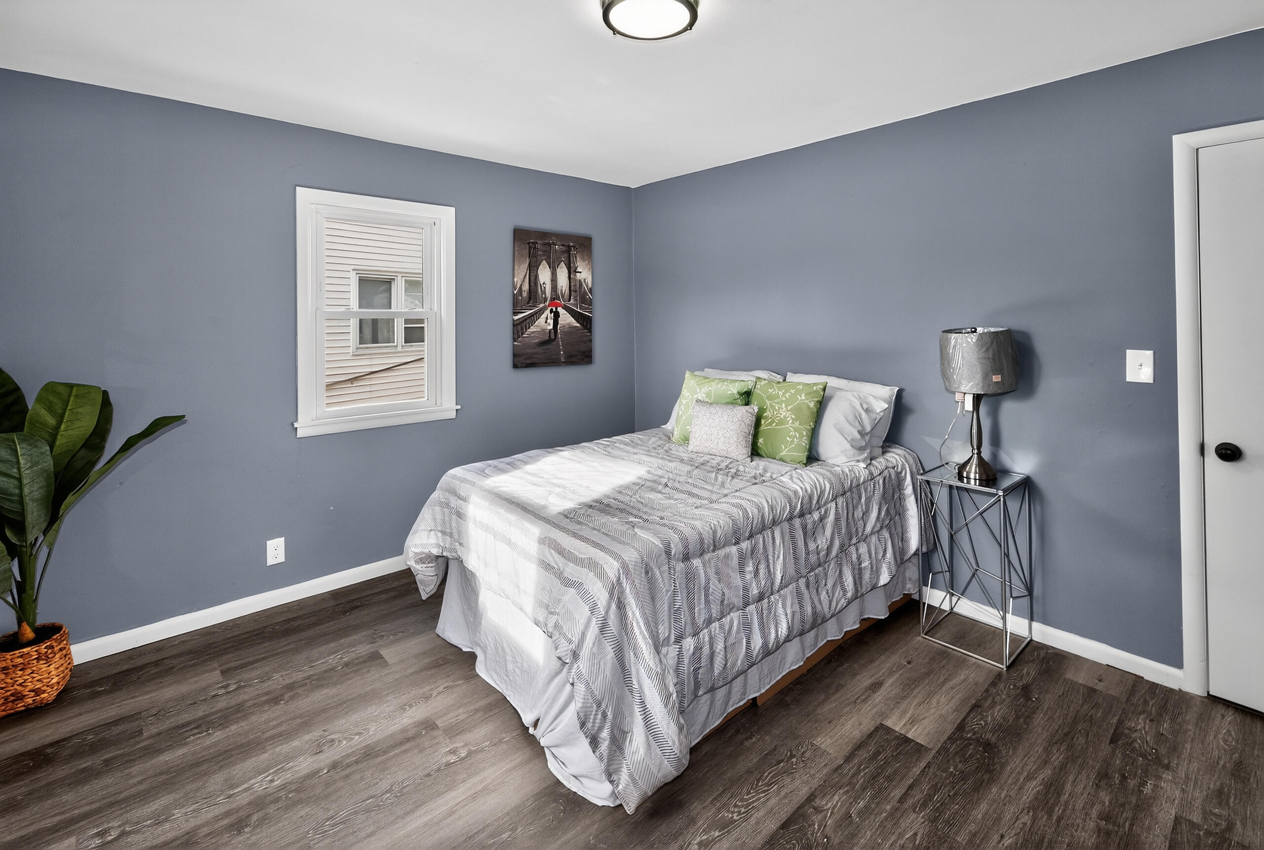 2220 West Neil Place Milwaukee, WI 53209 - Photo 14 of 34 Bedroom