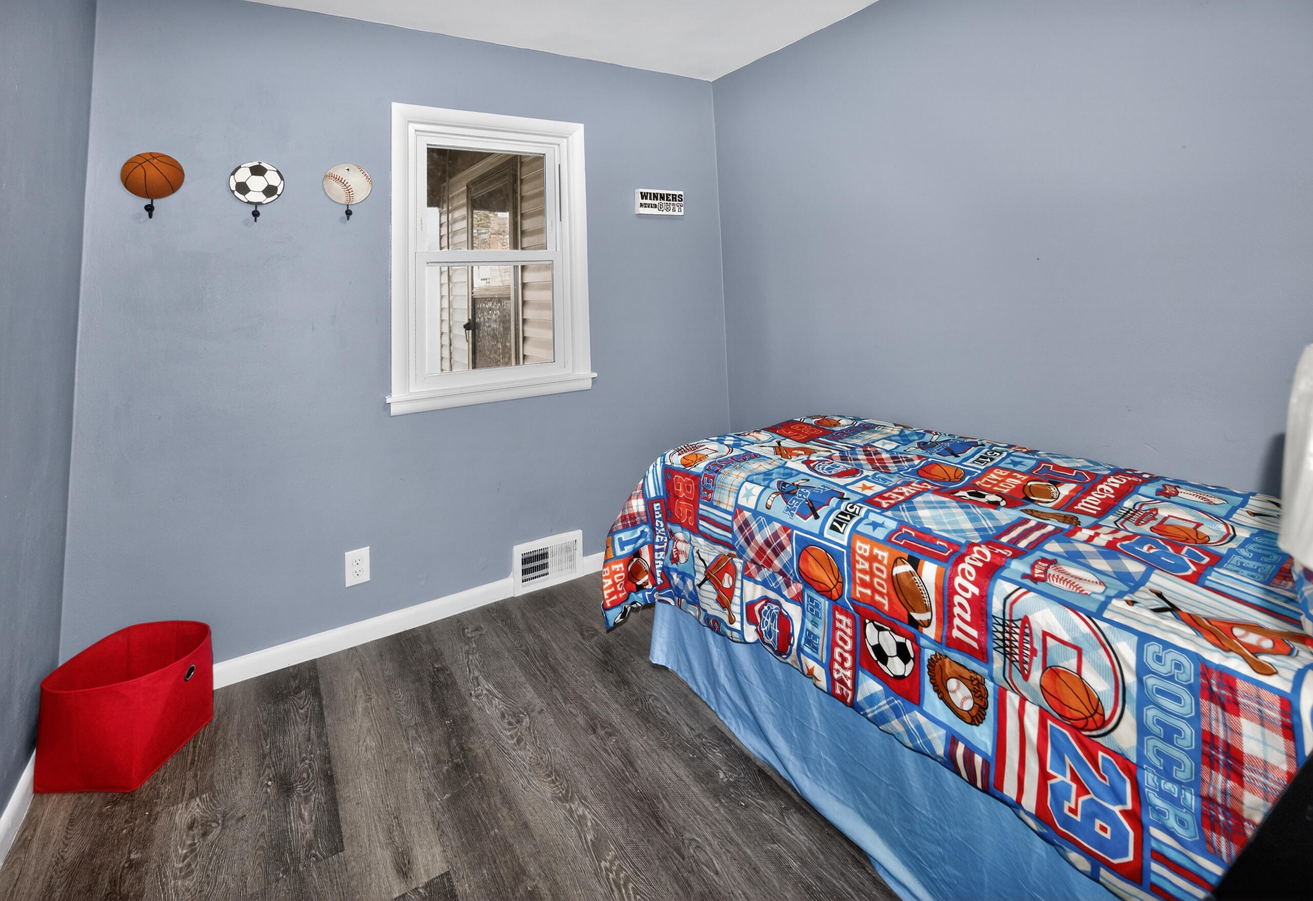 2220 West Neil Place Milwaukee, WI 53209 - Photo 16 of 34 Bedroom