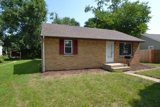 $174,900 | 2220 West Neil Place, Milwaukee, WI 53209