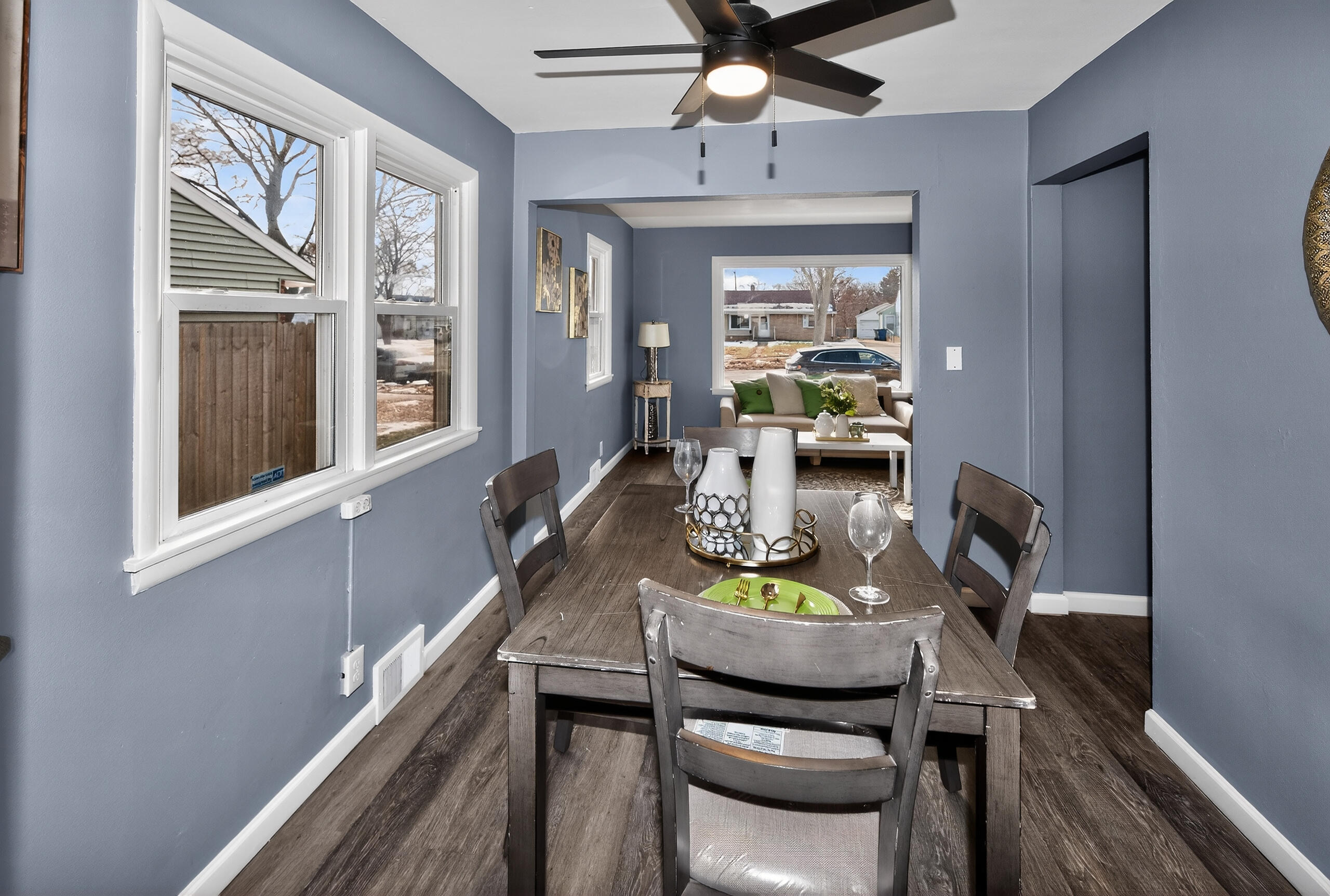 2220 West Neil Place Milwaukee, WI 53209 - Photo 10 of 34 Dining Area