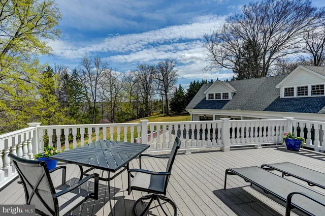 a view of outdoor space yard and patio