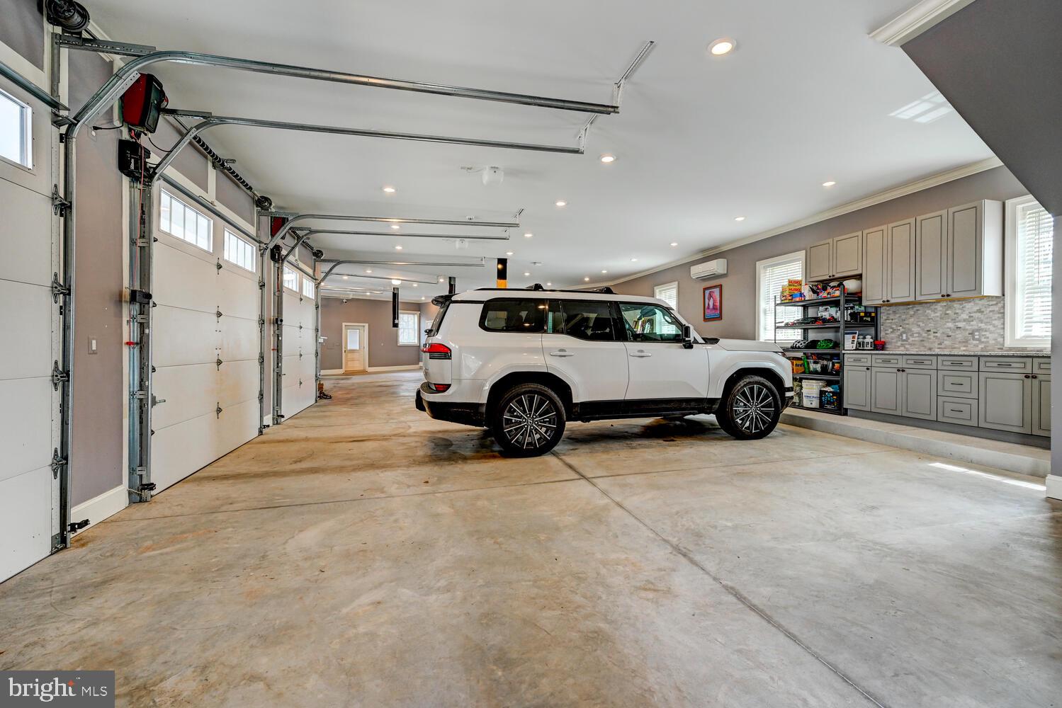 1848 Circle Road Towson, MD 21204 - Photo 51 of 69 5 car garage