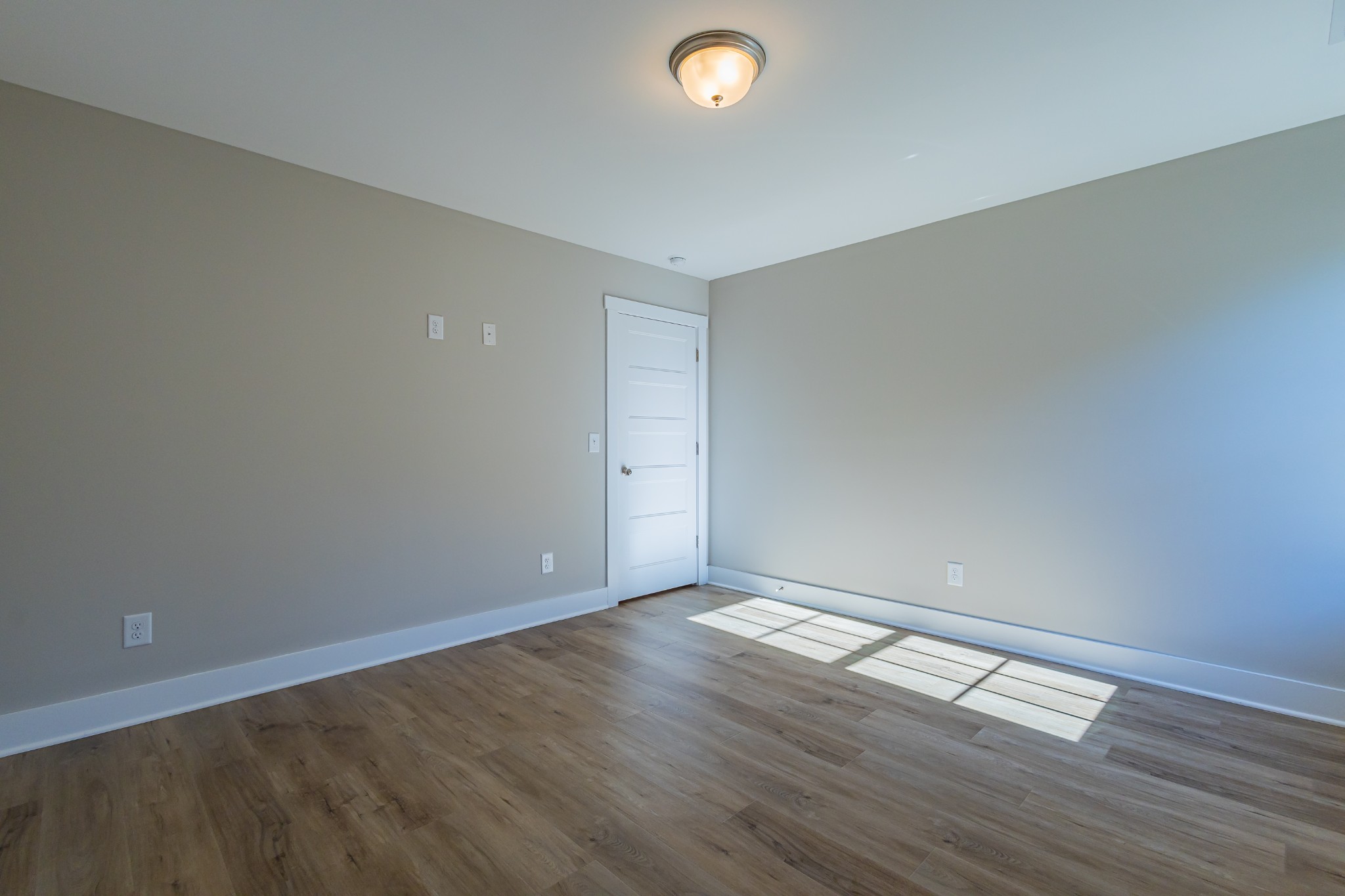 31 Brooklyn Avenue Manchester, TN 37355 - Photo 47 of 66 wooden floor in an empty room
