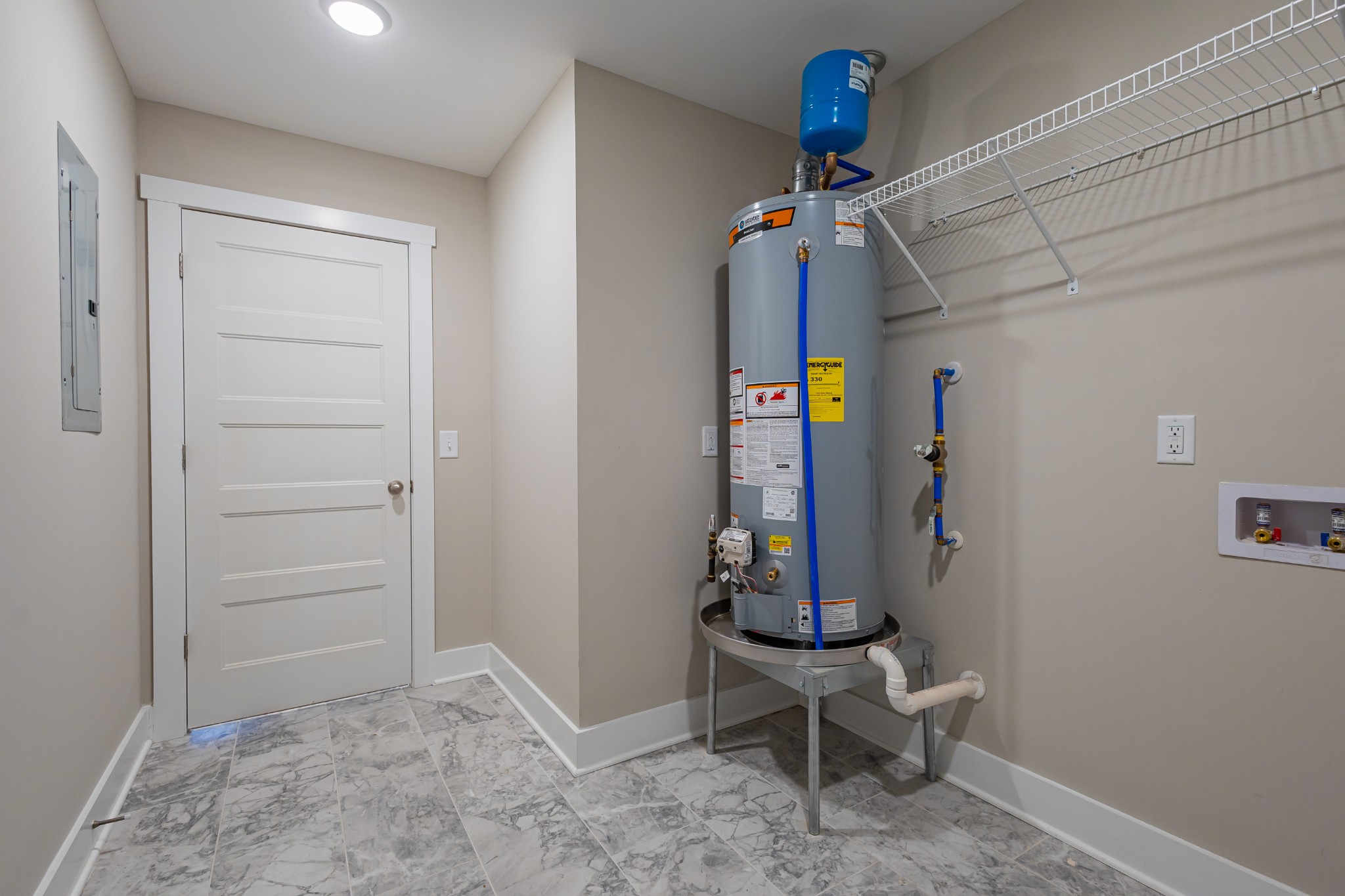 31 Brooklyn Avenue Manchester, TN 37355 - Photo 61 of 66 a view of a hallway and closet