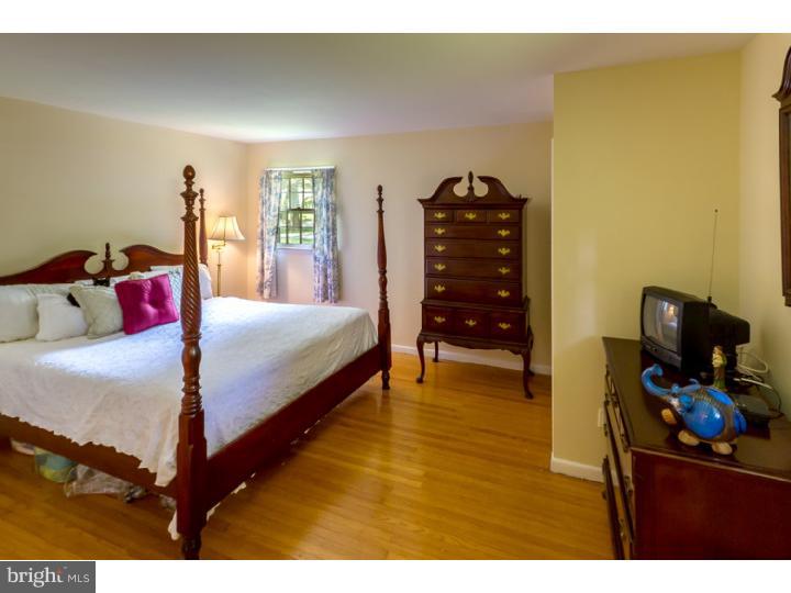 725 North Stanwick Road Moorestown, NJ 08057 - Photo 17 of 25