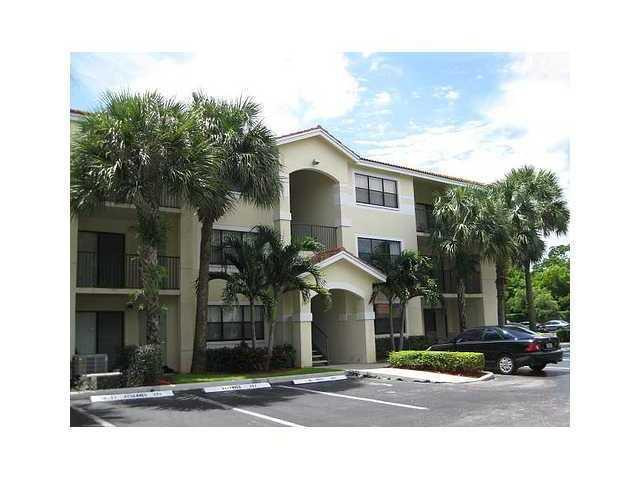 560 South Park Road, Unit 714 Hollywood, FL 33021 - Photo 2 of 8 Exterior Front