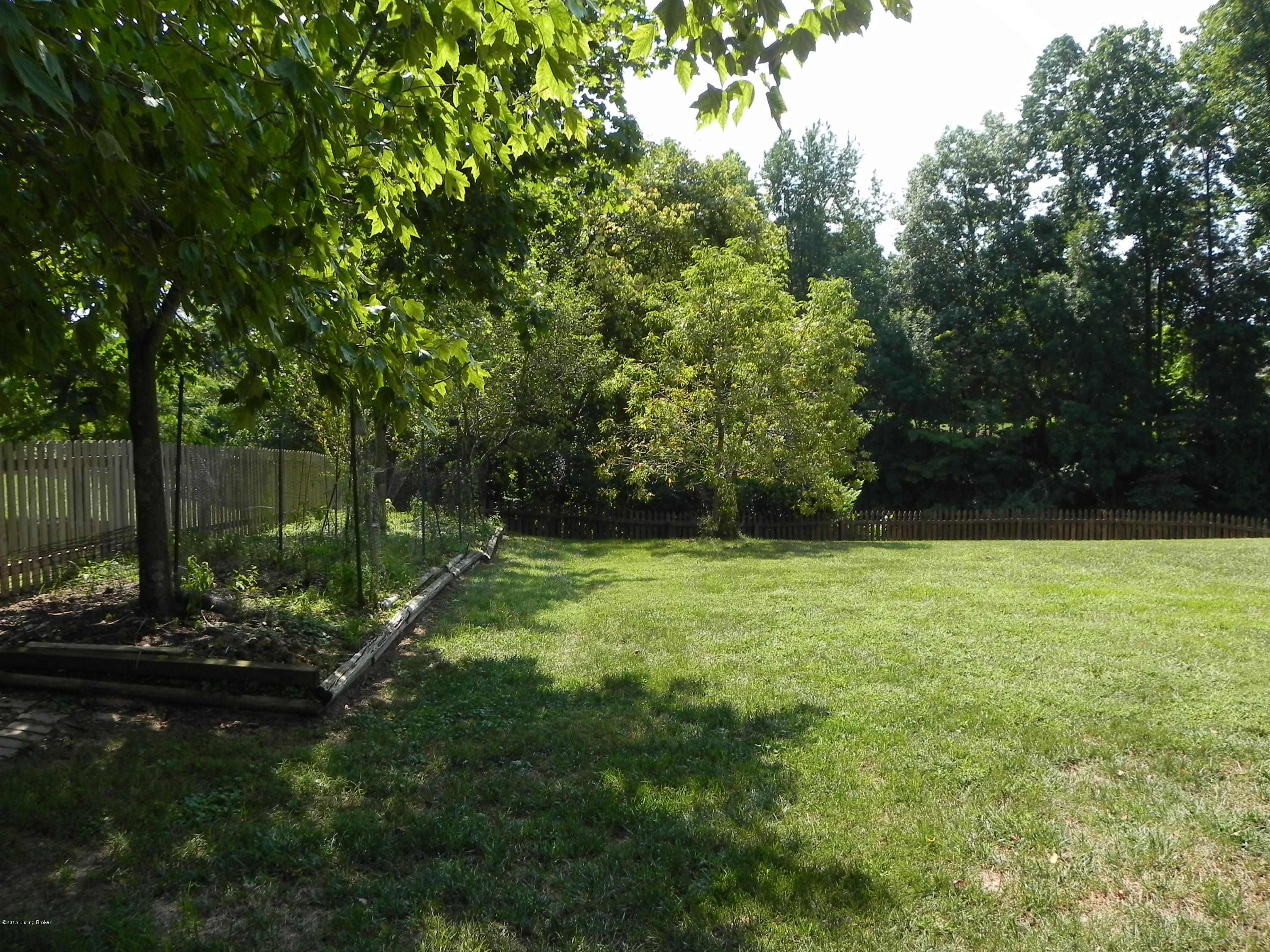 7010 Rock Hill Road Prospect, KY 40059 - Photo 33 of 34 34_Garden01