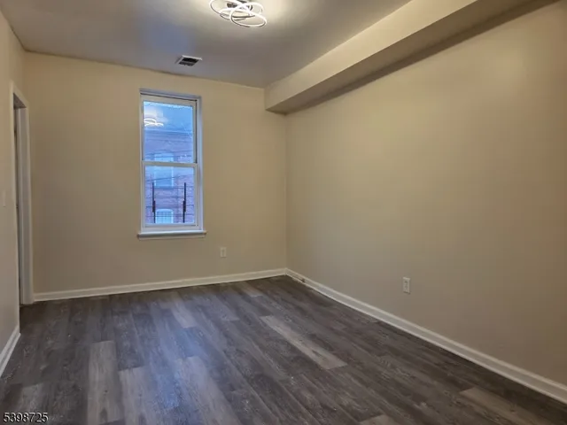 $2,275 | 18 Van Houten Street, Paterson, NJ 07505