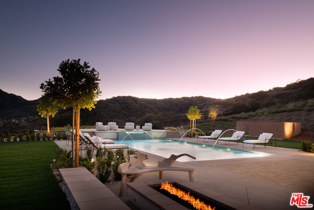 1985 Highgate Road Westlake Village, CA 91361 - Photo 7 of 65