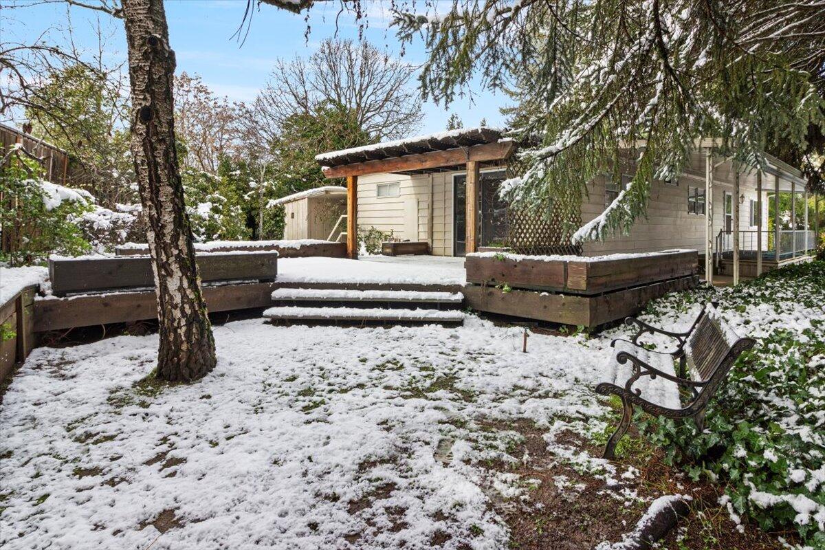 3955 South Stage Road, Unit 7 Medford, OR 97501 - Photo 26 of 36 Private Backyard