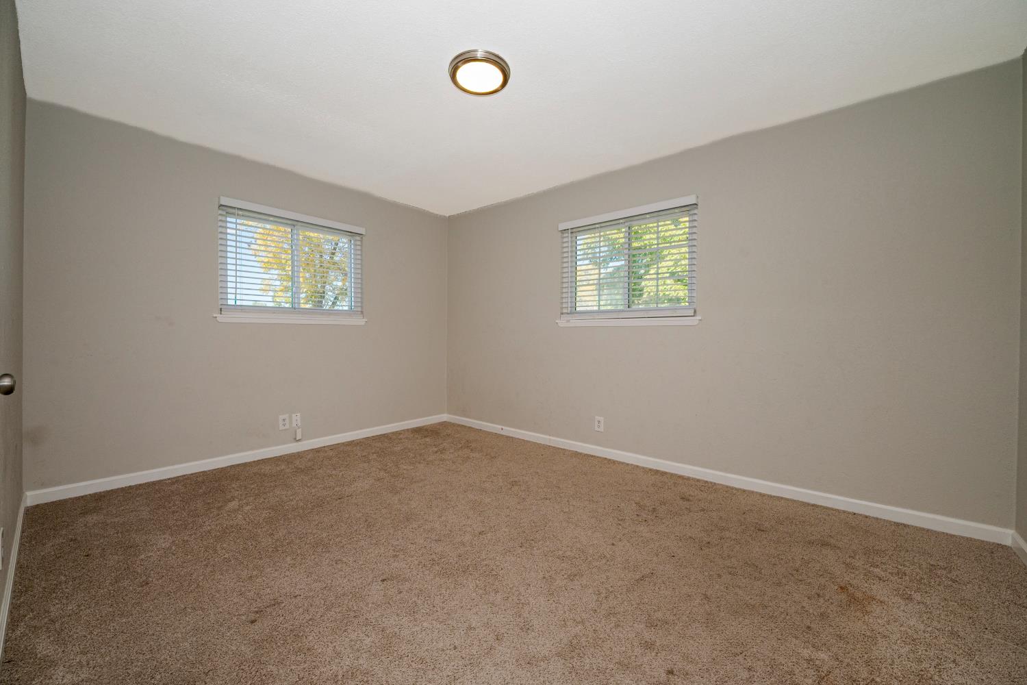 3085 North Buhach Road Atwater, CA 95301 - Photo 36 of 40 an empty room with windows