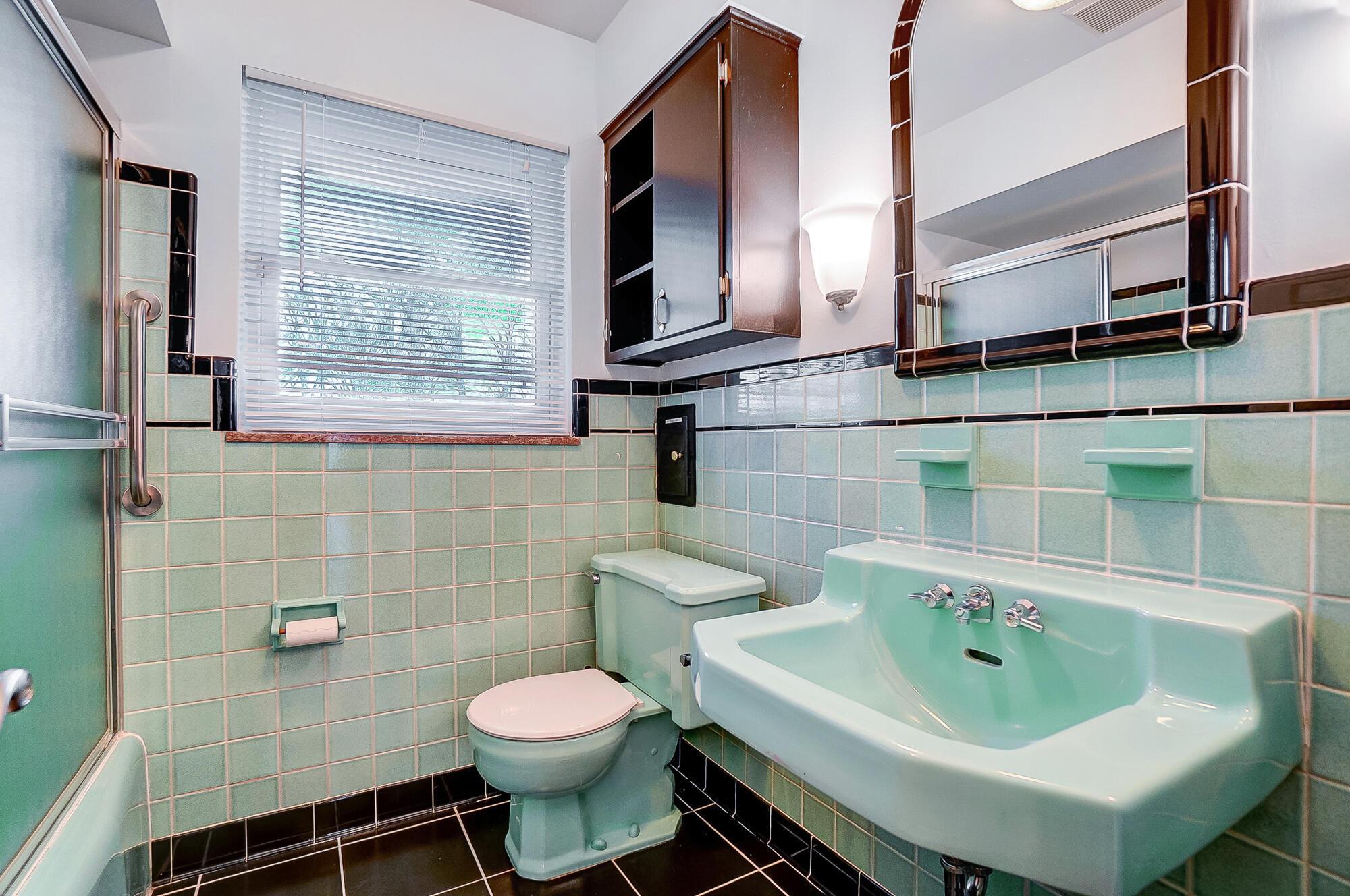 2709 Berwyn Road Columbus, OH 43221 - Photo 37 of 67 037