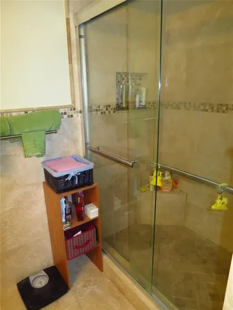 $2,700 | 600 Northeast 36th Street, Unit 619, Miami, FL 33137