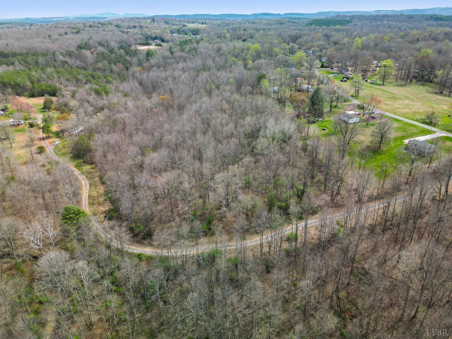 949 Toytown Road Amherst, VA 24521 - Photo 11 of 38 an aerial view of forest