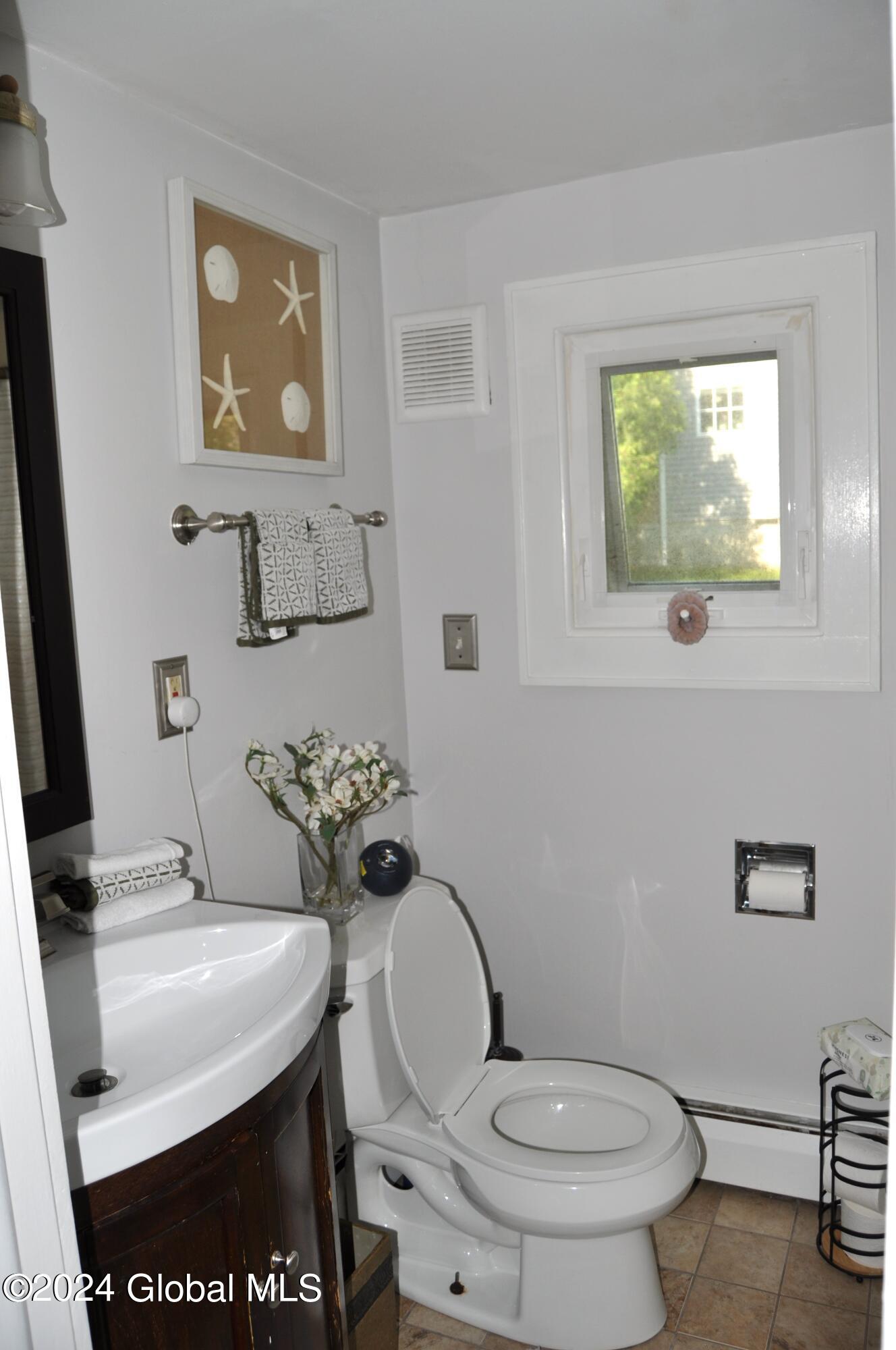 27 Spring Avenue Latham, NY 12110 - Photo 12 of 16 DSC_1299
