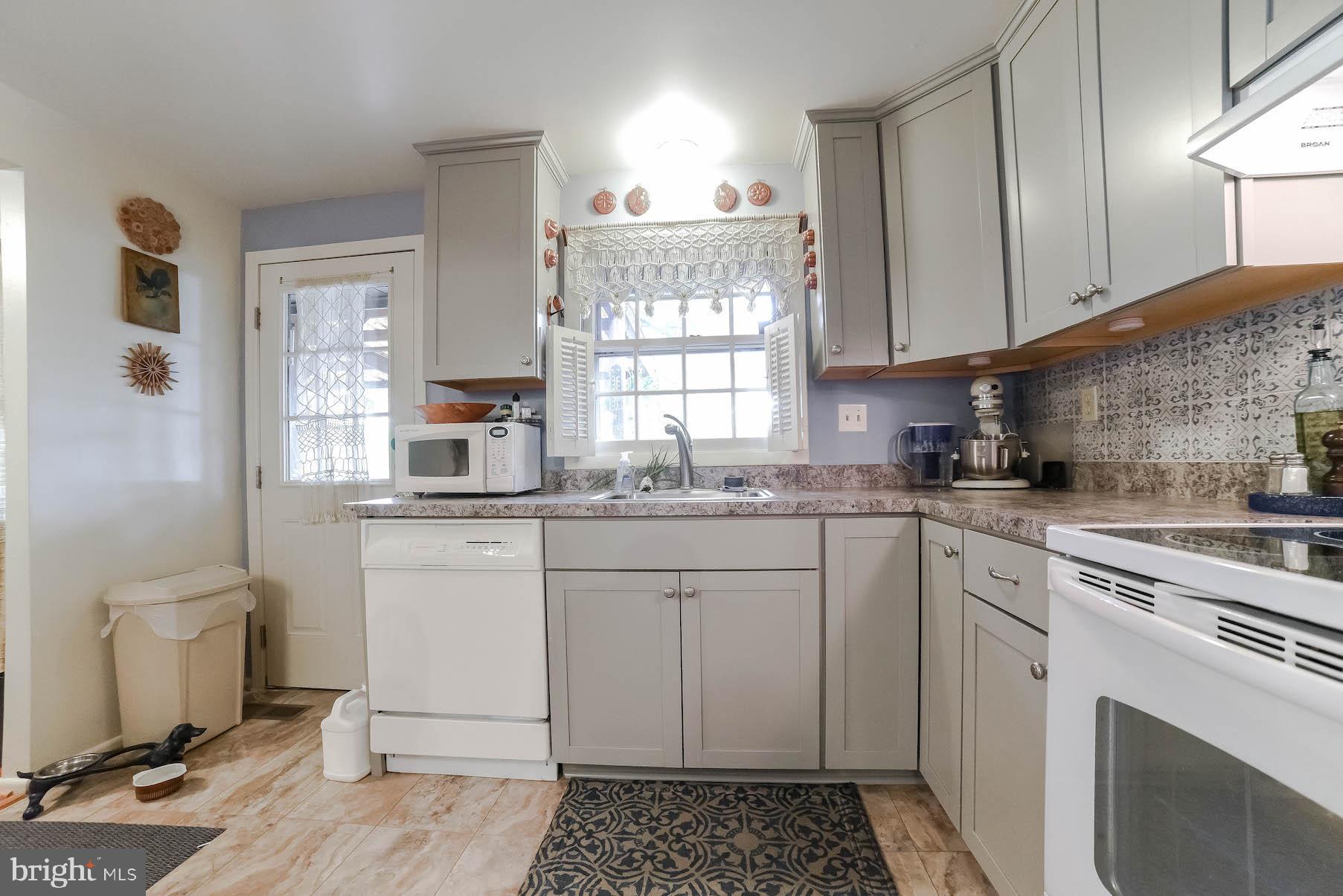 5009 Nicholas Road Waldorf, MD 20601 - Photo 14 of 41 KITCHEN