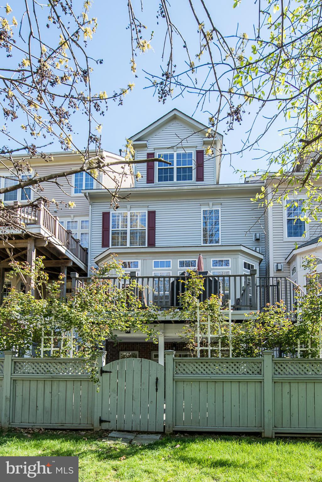 1915 Logan Manor Drive Reston, VA 20190 - Photo 3 of 30 Exterior (Rear)
