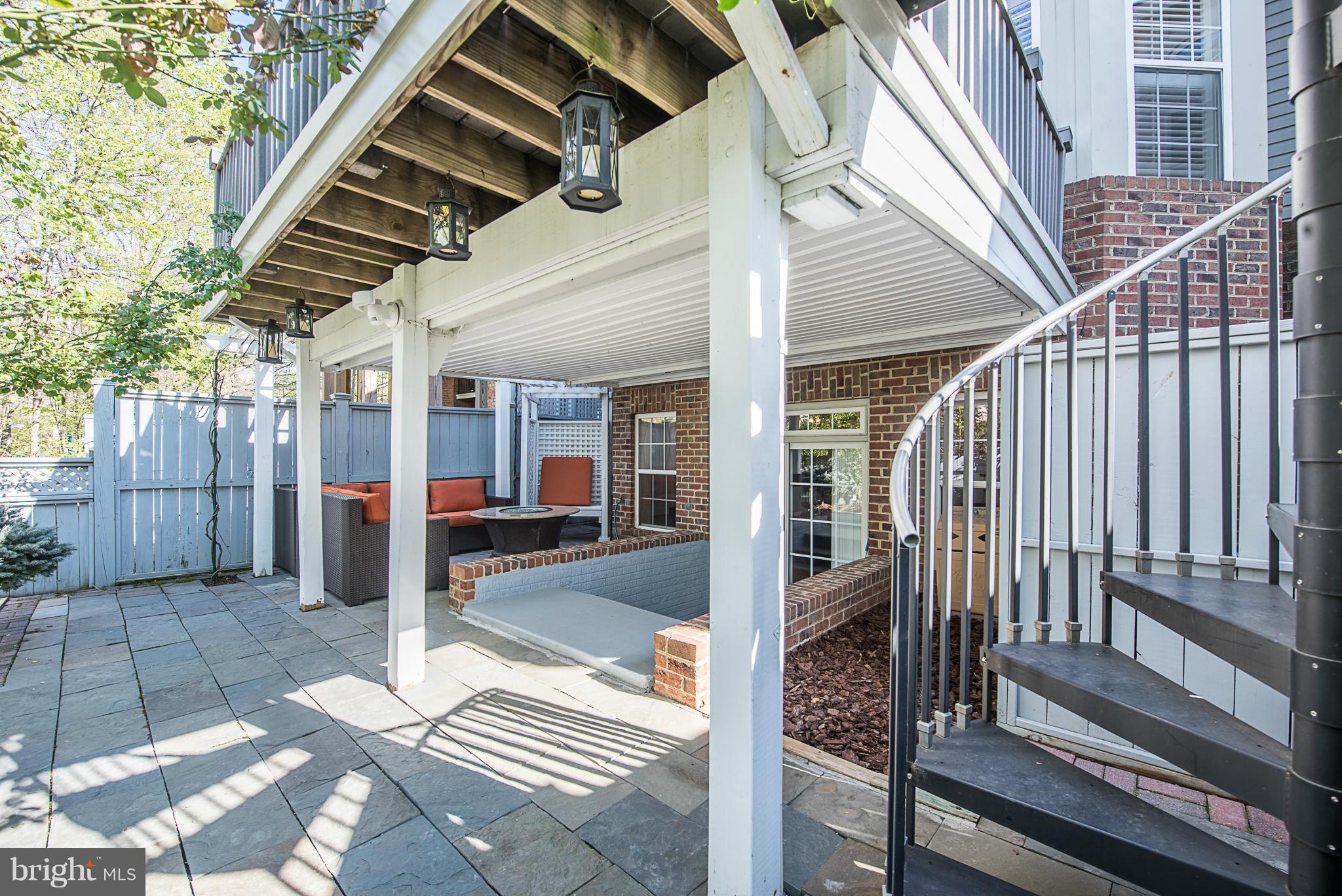 1915 Logan Manor Drive Reston, VA 20190 - Photo 5 of 30 Exterior (Rear)