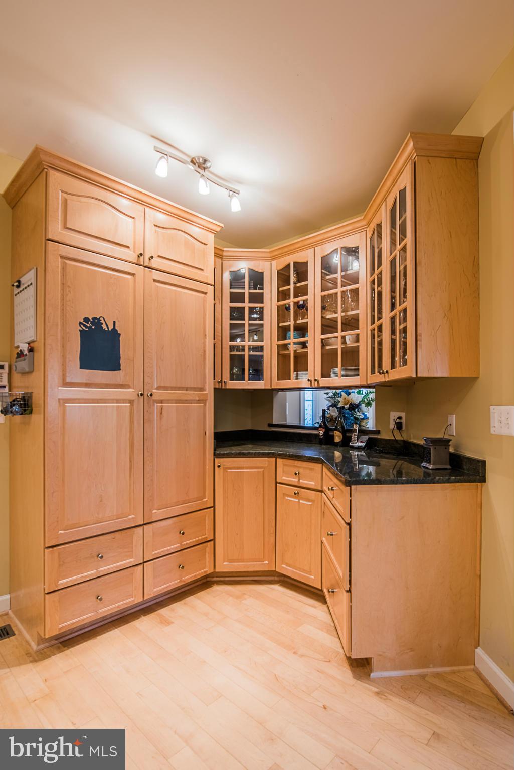 1915 Logan Manor Drive Reston, VA 20190 - Photo 9 of 30 Kitchen