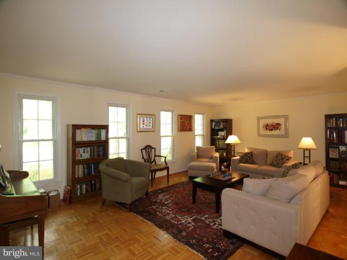 224 Hermleigh Road Silver Spring, MD 20902 - Photo 4 of 30 Living Room