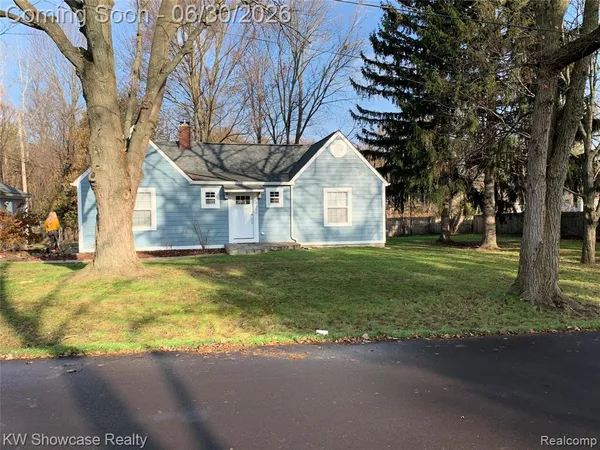 $2,600 | 2050 Wycliffe Avenue, West Bloomfield, MI 48323