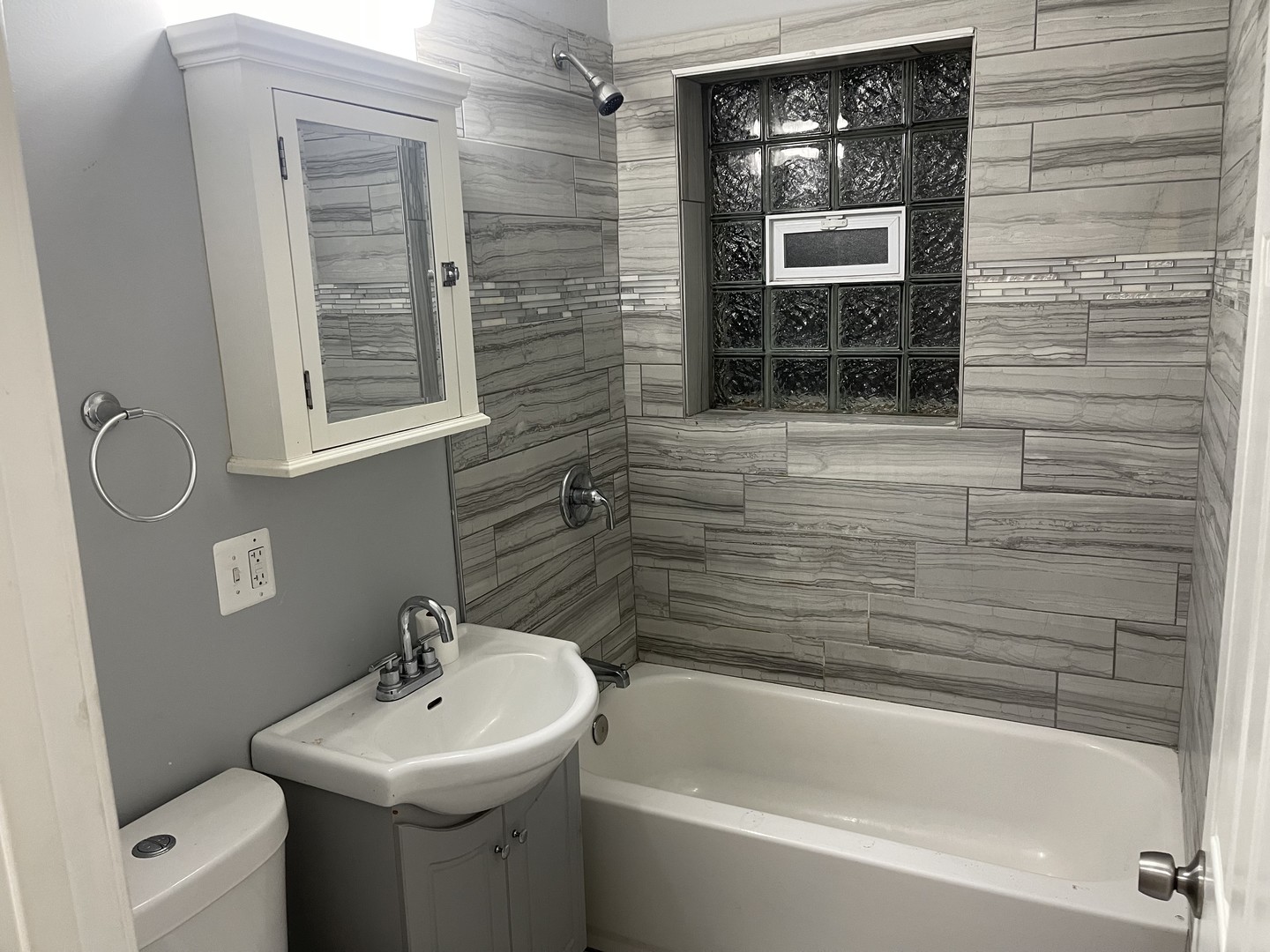 6330 South Artesian Avenue Chicago, IL 60629 - Photo 25 of 28