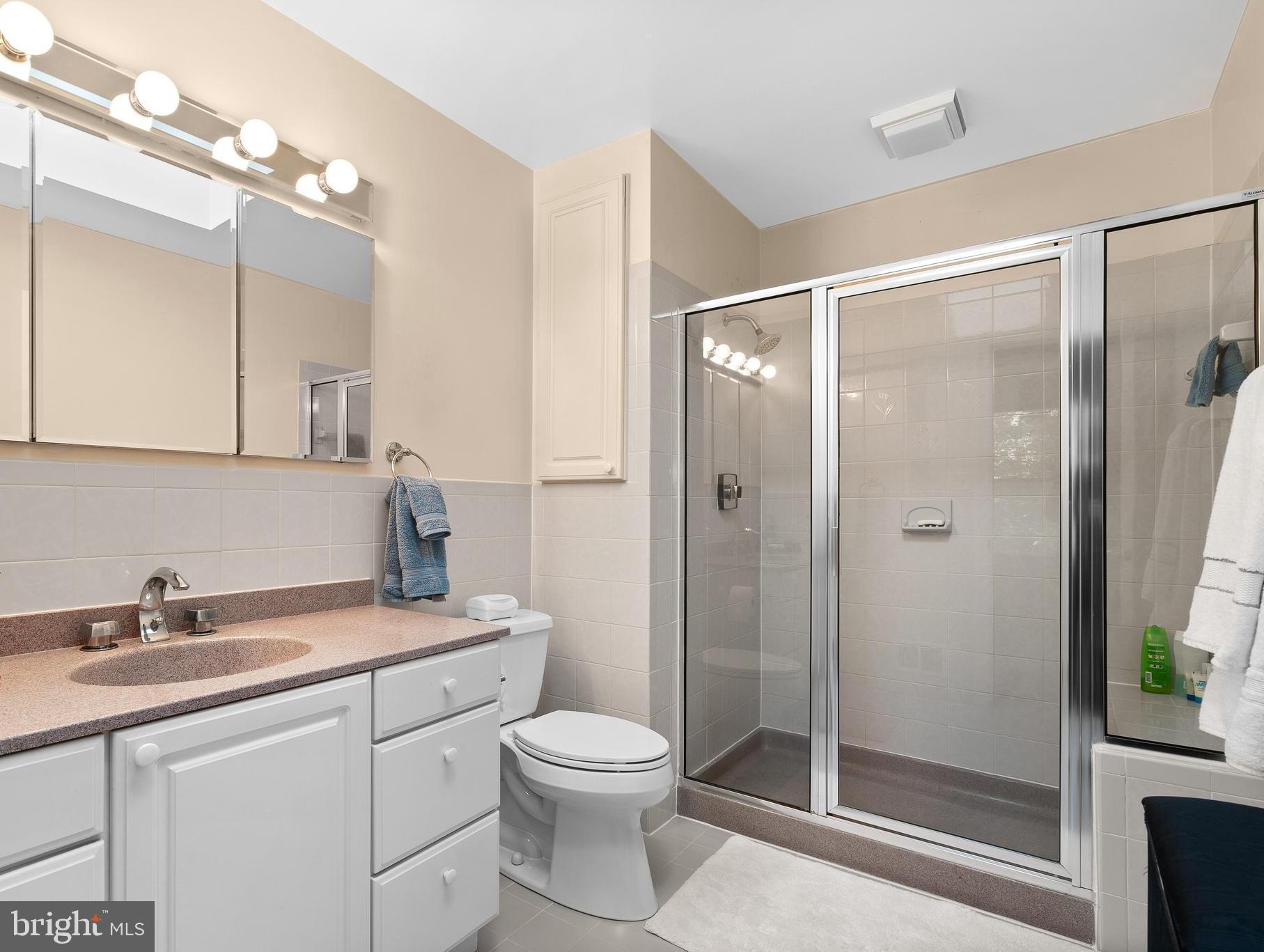 1925 Chapel Hill Road Silver Spring, MD 20906 - Photo 27 of 41 Owner's Bathroom