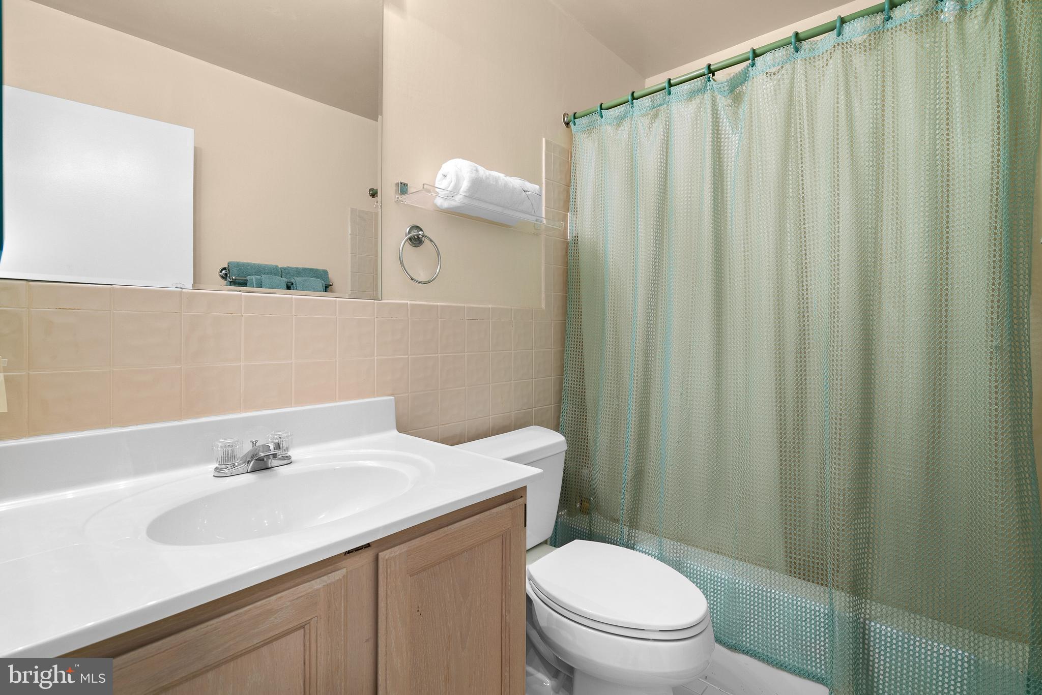 1925 Chapel Hill Road Silver Spring, MD 20906 - Photo 32 of 41 Hall Bathroom