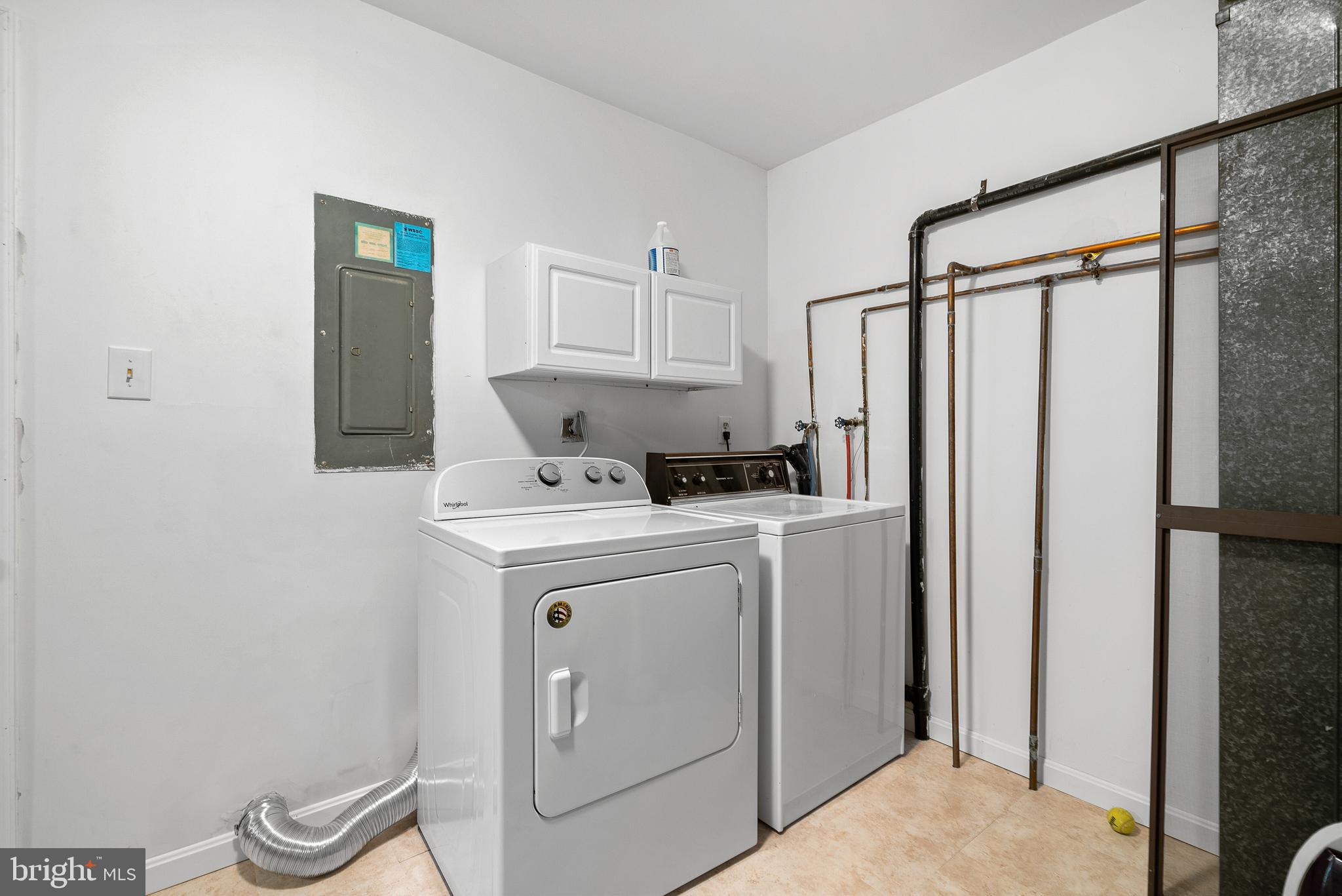 1925 Chapel Hill Road Silver Spring, MD 20906 - Photo 33 of 41 Mudroom/Laundry Room