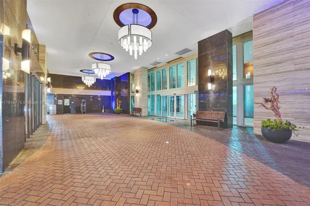 $14,000 | 101 South Fort Lauderdale Beach Boulevard, Unit 1907, Fort Lauderdale, FL 33316