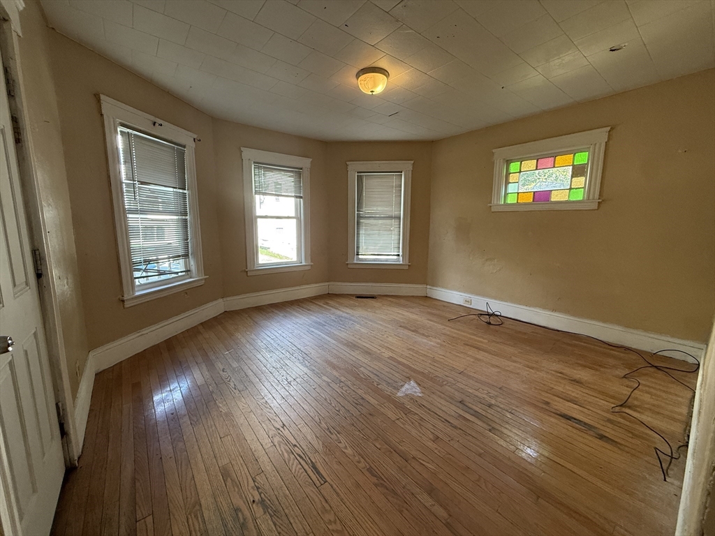 52 Crystal Street, Unit 1 Worcester, MA 01603 - Photo 2 of 7 Gallery Image 2