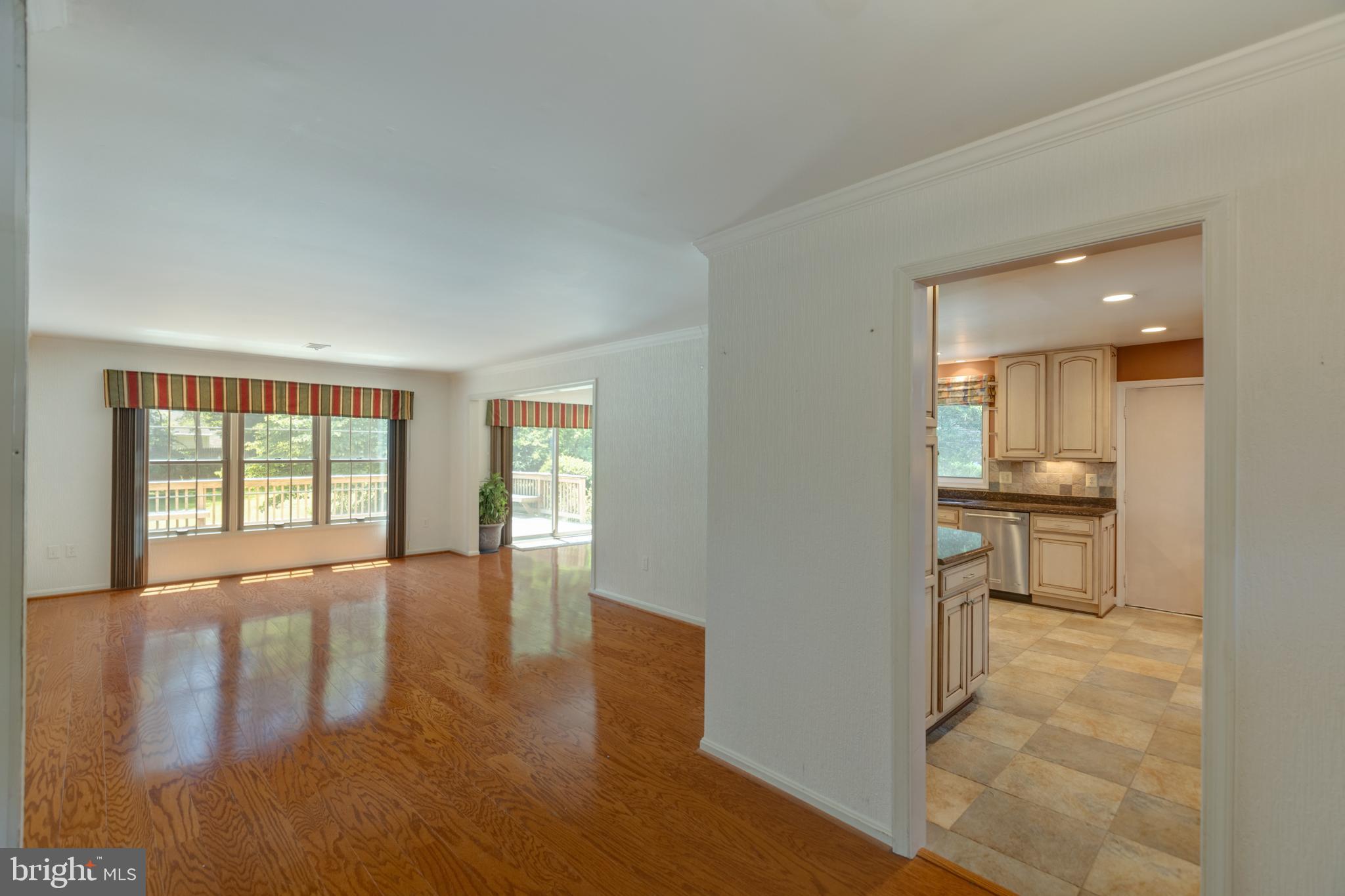 11821 Riders Lane Reston, VA 20191 - Photo 7 of 44 a view of an empty room and window