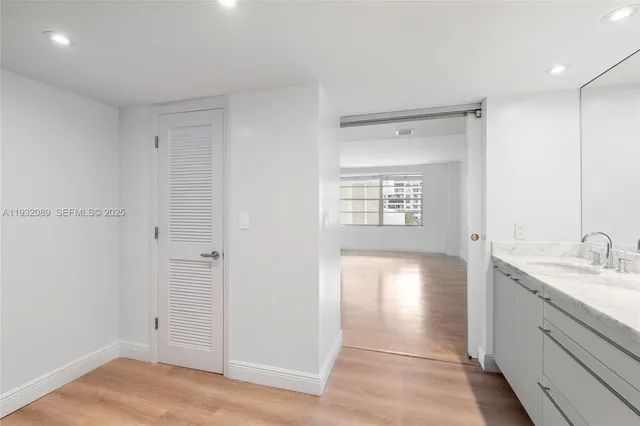 $5,300 | 199 Ocean Ln Drive, Unit 611, Key Biscayne, FL 33149