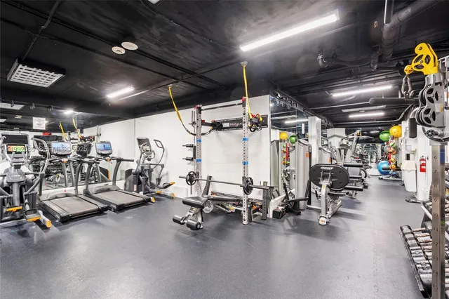 $5,300 | 199 Ocean Ln Drive, Unit 611, Key Biscayne, FL 33149