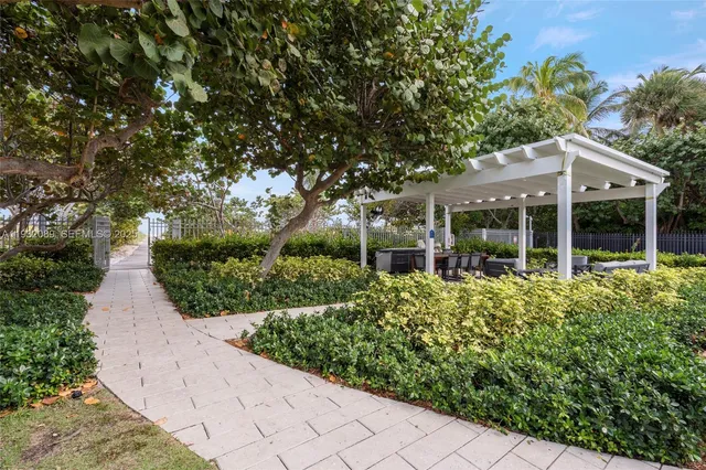 $5,300 | 199 Ocean Ln Drive, Unit 611, Key Biscayne, FL 33149