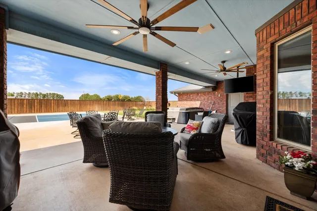 $799,000 | 1026 Willow Road, Wilson, TX 79381