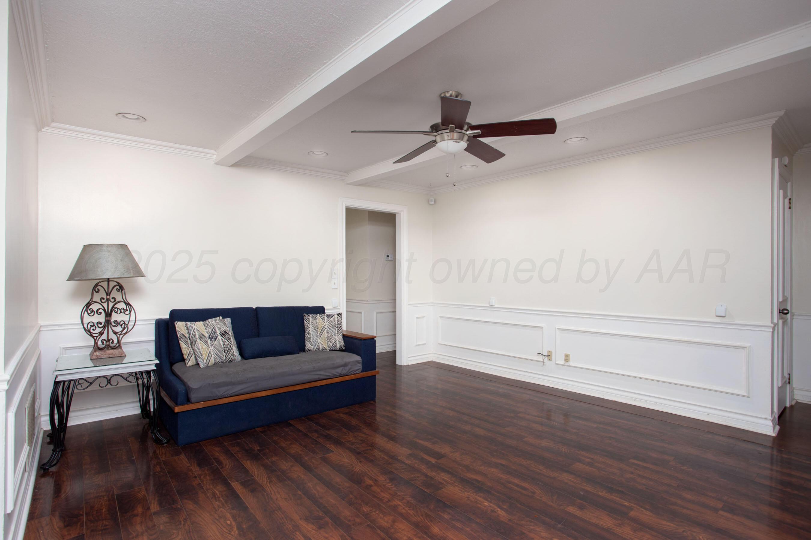4010 Kingston Road Amarillo, TX 79109 - Photo 3 of 30 4010 Kingston - Living Room 3