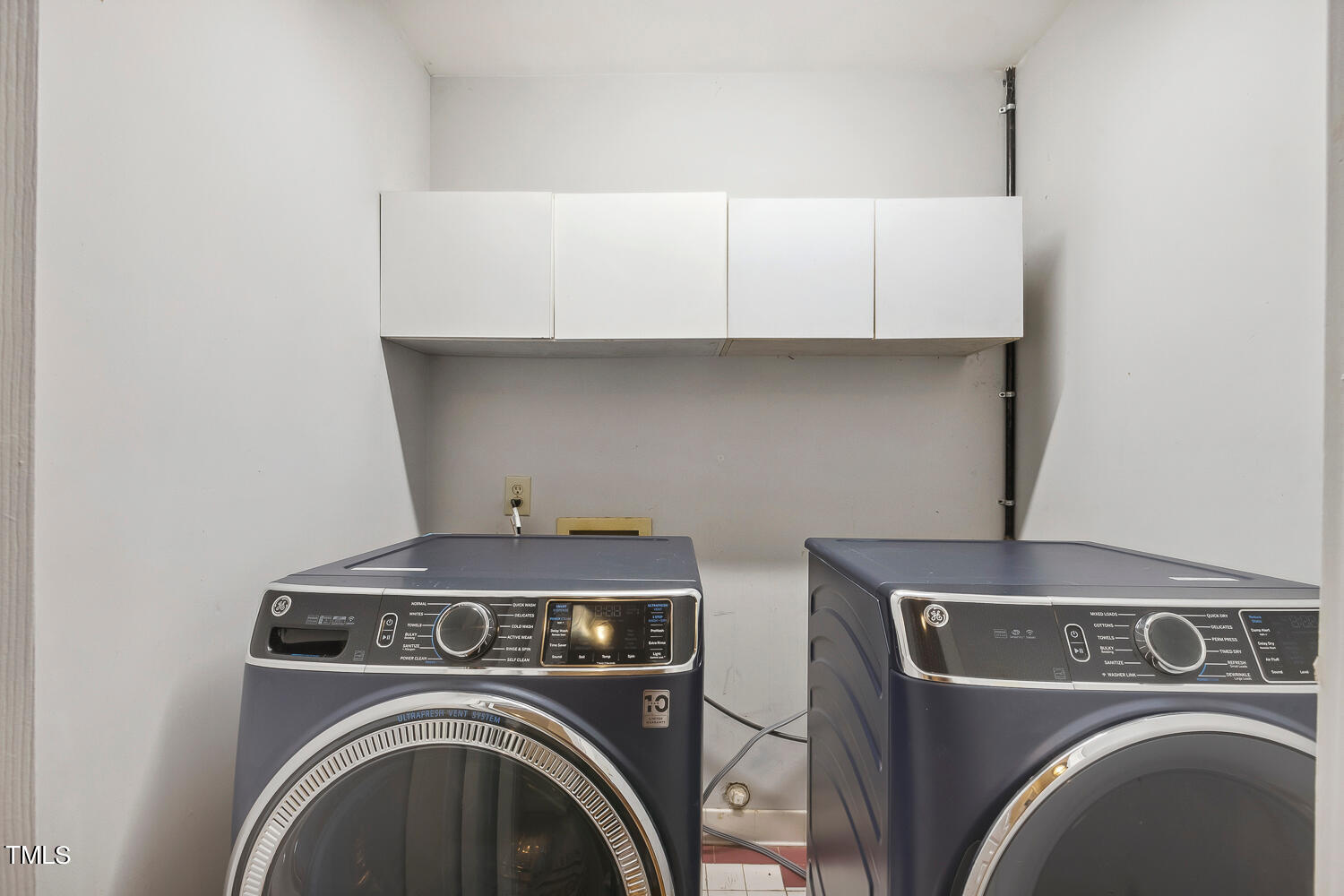 2012 Mt Vernon Church Road Raleigh, NC 27614 - Photo 42 of 71 a utility room with dryer and washer