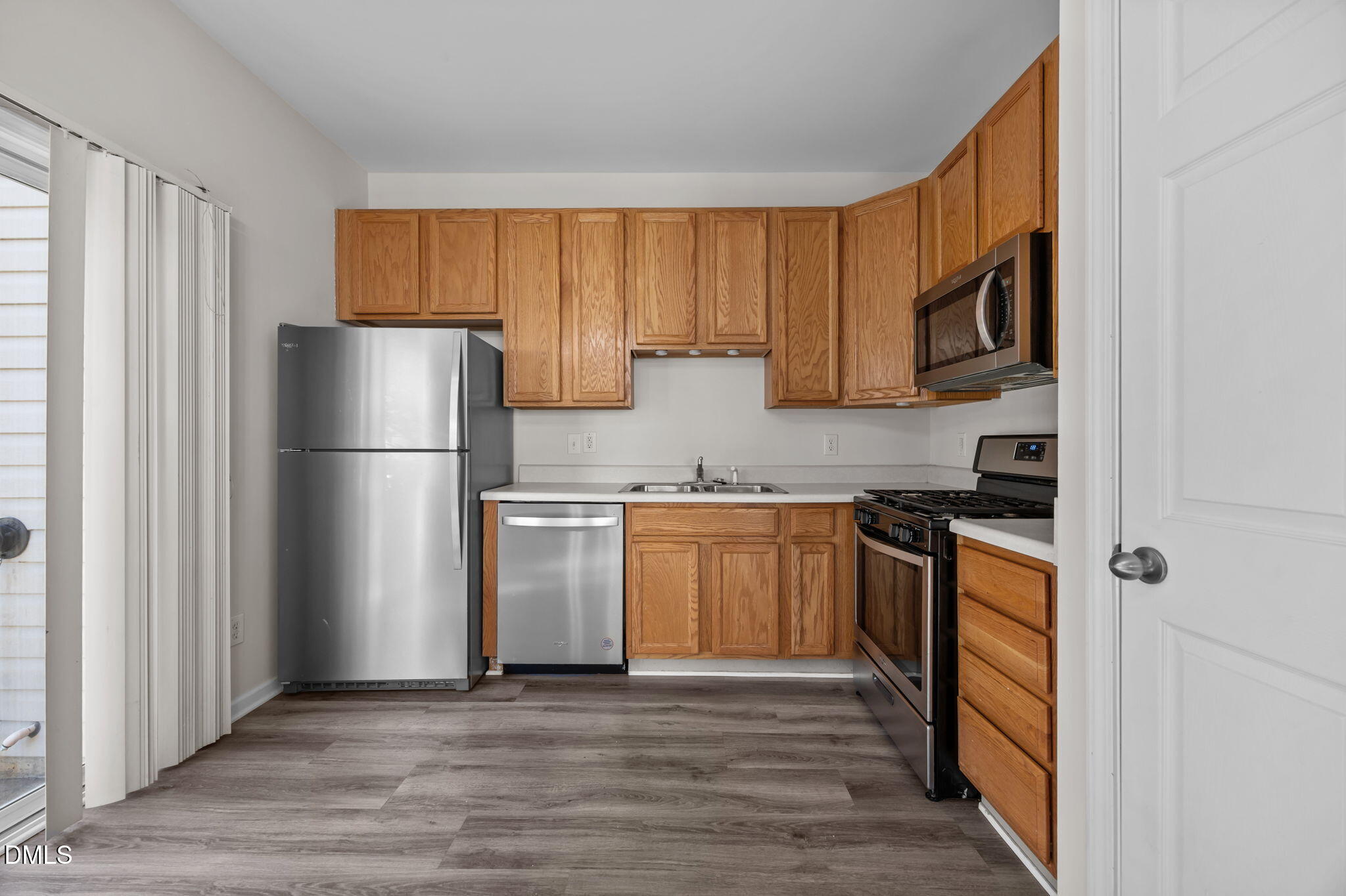 8621 Neuse Club Lane, Unit 100 Raleigh, NC 27616 - Photo 8 of 39 25-web-or-mls-IMG_5617