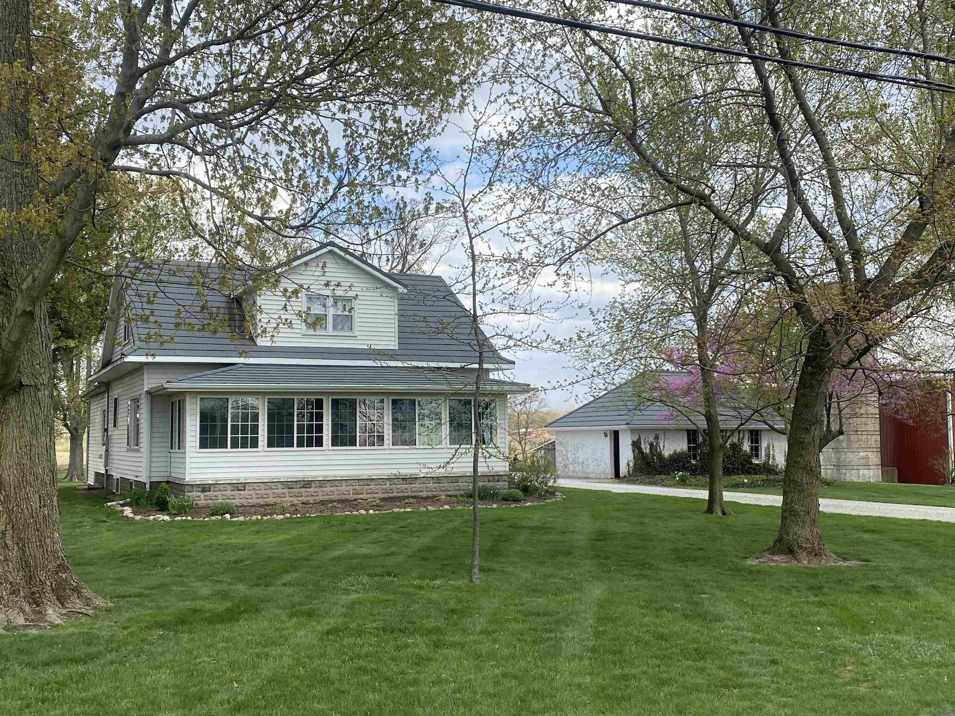 11781 North Ogden Road North Manchester, IN 46962 - Photo 3 of 35