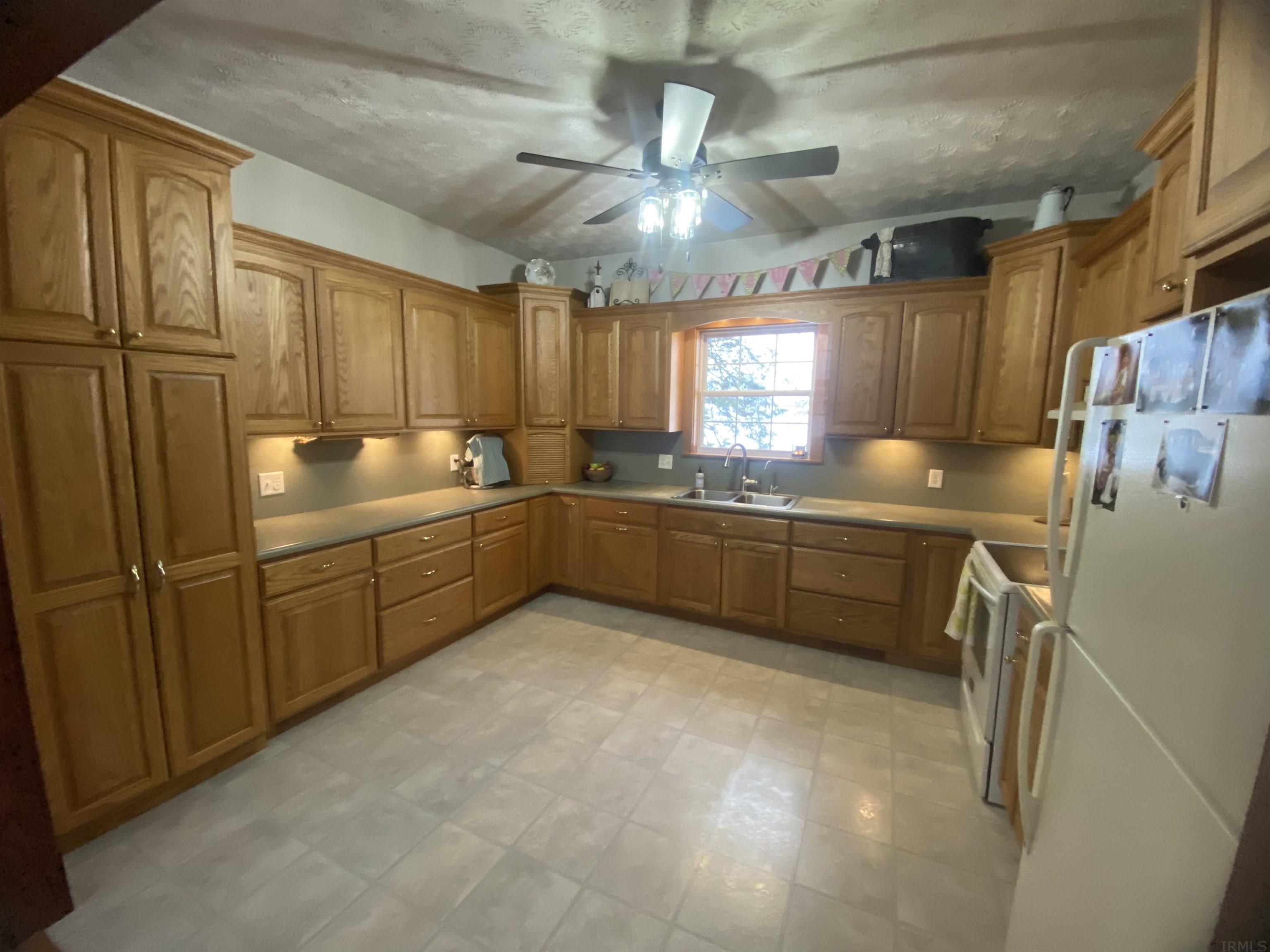 11781 North Ogden Road North Manchester, IN 46962 - Photo 7 of 35