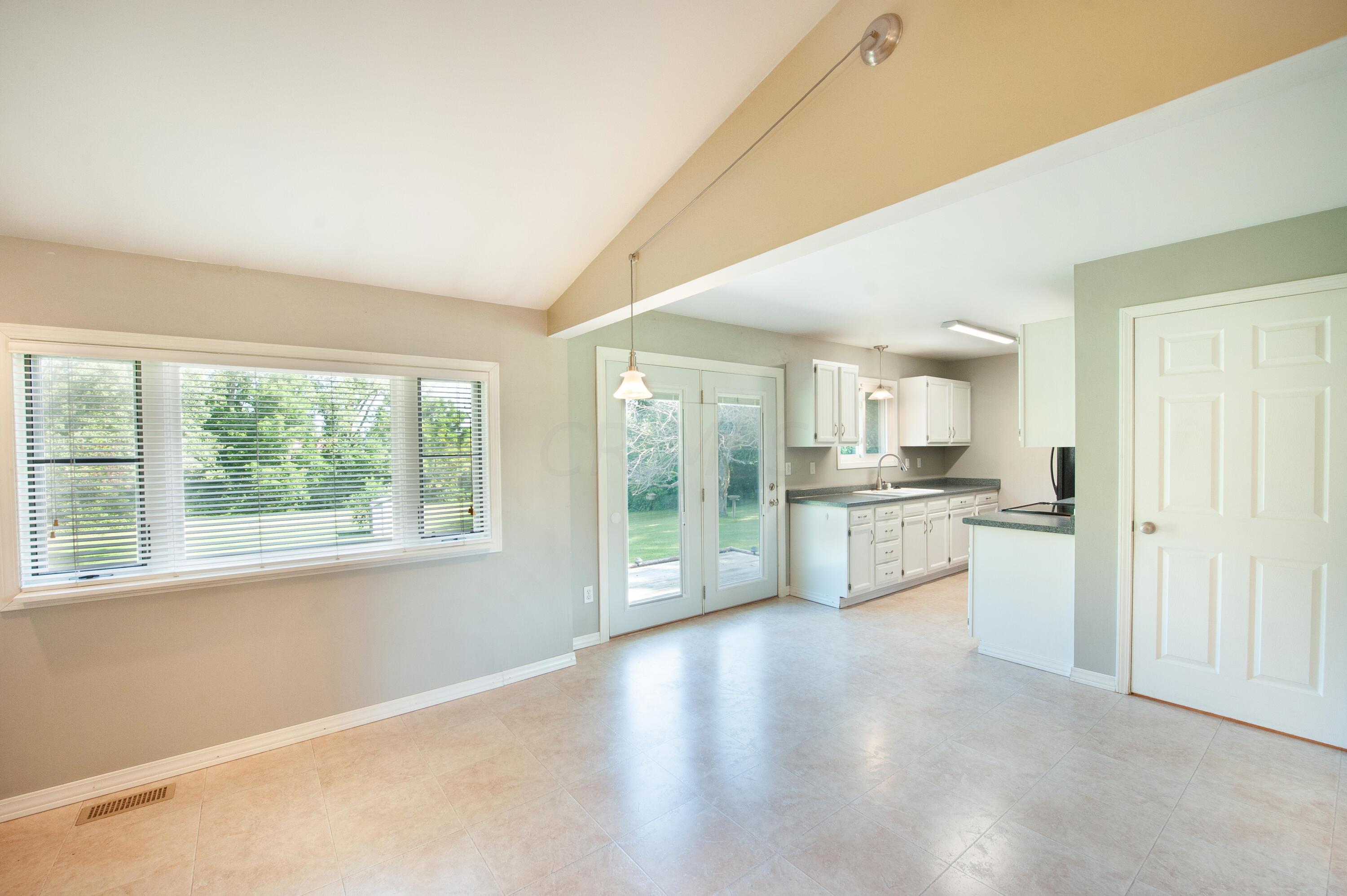 9635 Cheshire Road Sunbury, OH 43074 - Photo 5 of 31 DSC_0129