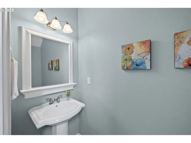 $668,000 | 877 West Lookout Ridge Drive, Washougal, WA 98671