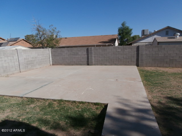 4224 East Vineyard Road Phoenix, AZ 85042 - Photo 31 of 36 9backyard