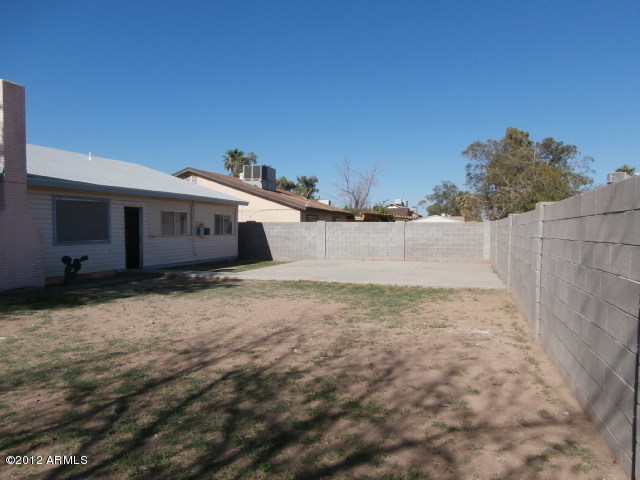 4224 East Vineyard Road Phoenix, AZ 85042 - Photo 35 of 36 Backyard