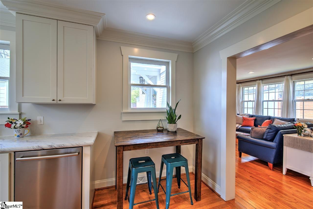 324 Grove Road Greenville, SC 29605 - Photo 15 of 32