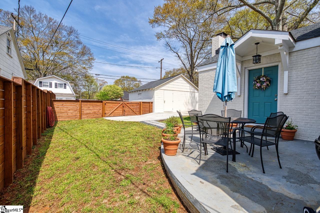 324 Grove Road Greenville, SC 29605 - Photo 29 of 32