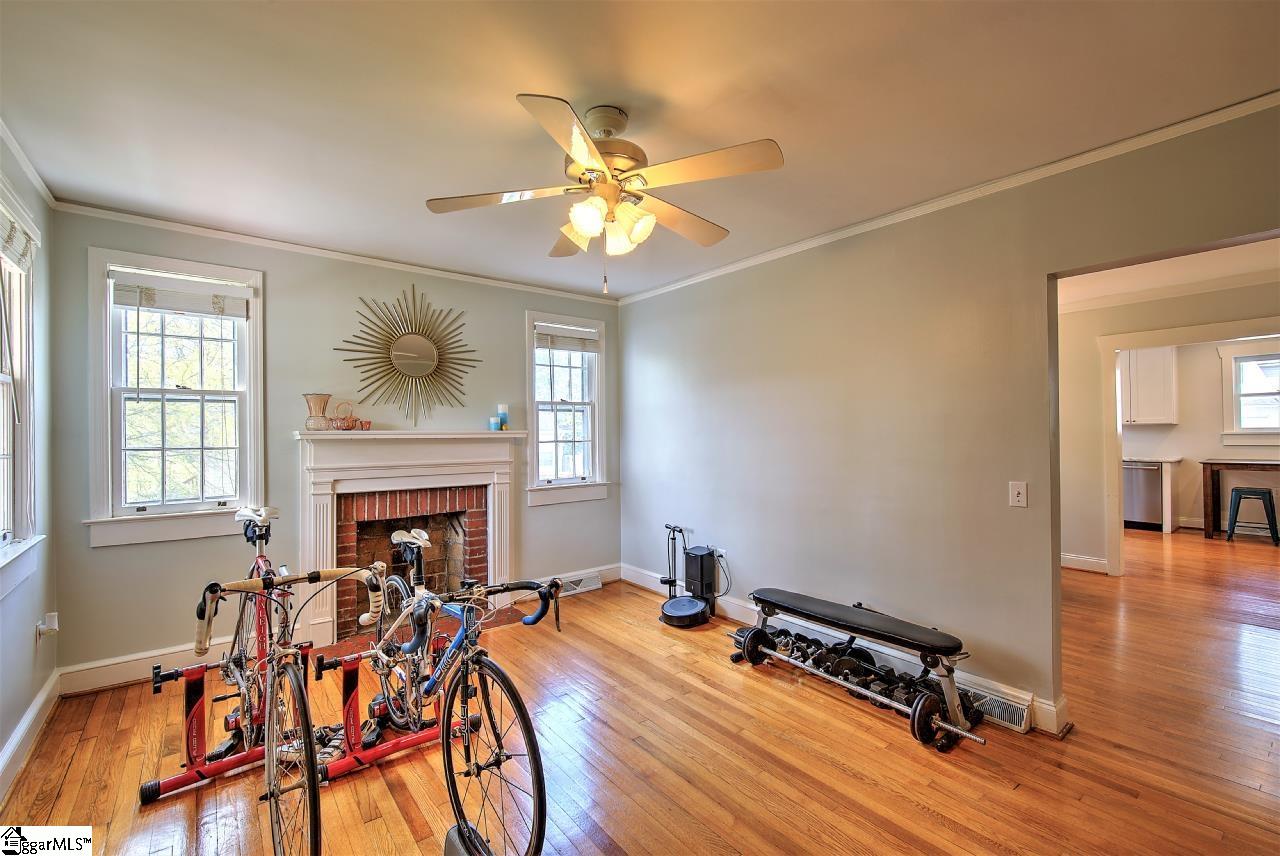 324 Grove Road Greenville, SC 29605 - Photo 6 of 32