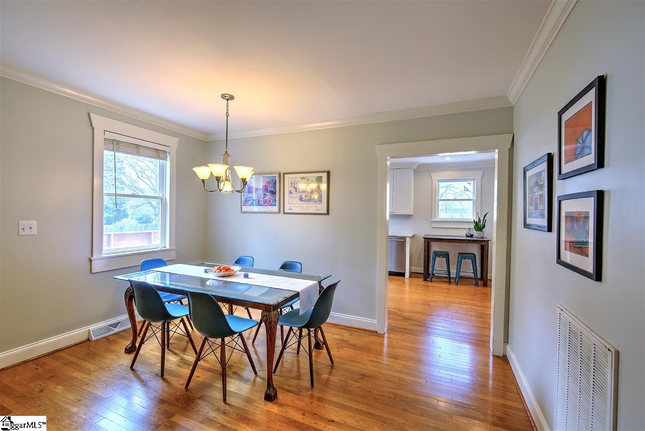 324 Grove Road Greenville, SC 29605 - Photo 8 of 32